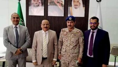 صورة وزير النقل يلتقي مدير العمليات العسكرية والمدنية بقيادة القوات المشتركة للتحالف العربي بالرياض