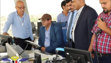 صورة رئيس الهيئة العامة للأرصاد والطيران المدني يدشن تشغيل منظومة انارة حقل الطيران في مطار عدن الدولي