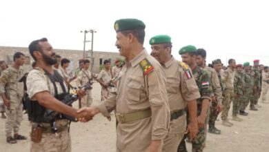 صورة في زيارة عيدية… العقيد عطوه يطلع على جاهزية اللواء الرابع مشاة وعدد من الوحدات العسكرية بمحور أبين