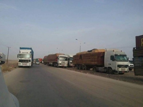 مليشيا الإخوان تفرض إتاوات مالية كبيرة على الشاحنات بشبوة
