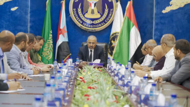 صورة الرئيس الزُبيدي يطلع على خطط وبرامج لجنة الإغاثة والأعمال الإنسانية بالانتقالي
