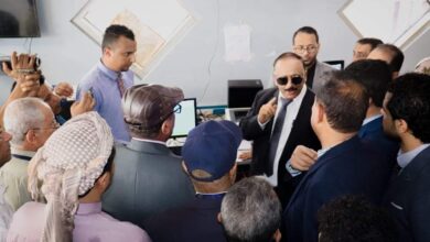 صورة وزير النقل يدشن مشروعي الكيبل الكهربائي الإستراتيجي ومحطة الأرصاد الجوية الجديدة بمطار عدن الدولي