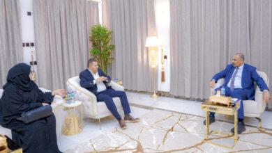 صورة الرئيس الزُبيدي يلتقي النائب العام القاضي قاهر مصطفى