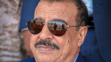 صورة اللواء بن بريك ينعي وفاة عضو الجمعية الوطنية المناضل الشيخ مبارك باراس