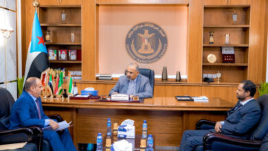 صورة الرئيس الزُبيدي يطّلع على سير العمل في المحاكم الجزائية المُتخصصة