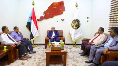 صورة اللواء بن بريك يلتقي رئيس مجلس إدارة الخطوط الجوية اليمنية 