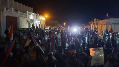 صورة مسيرة جماهيرية بمديرية السوم تطالب برحيل المنطقة العسكرية الأولى من وادي وصحراء حضرموت
