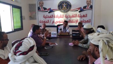 صورة رئيس انتقالي حوطة لحج يلتقي باعضاء مركز حي دار عبدالله