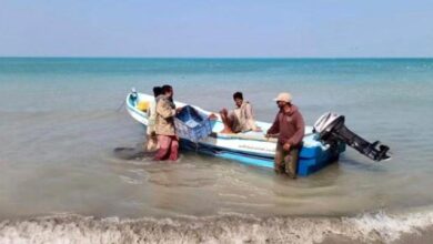 صورة غرق 6 صيادين يمنيين في البحر الأحمر