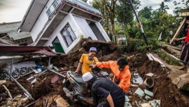 صورة ارتفاع عدد ضحايا زلزال إندونيسيا إلى 268 قتيلا و151 مفقودا