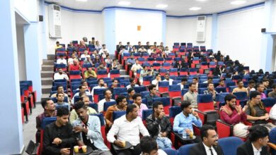 صورة المنتدى السياسي لطلاب جامعة حضرموت يختتم فعاليات المنافسات النهائية لبرنامج المناظرات السياسية