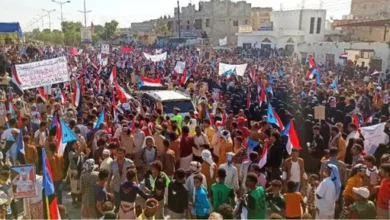 صورة حشود كبيرة تشارك باحتفالية 30 نوفمبر بزنجبار