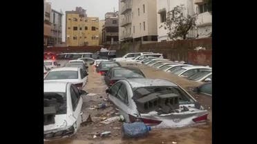 صورة سيول وأمطار تغرق شوارع جدة.. وتتلف عدداً هائلاً من السيارت