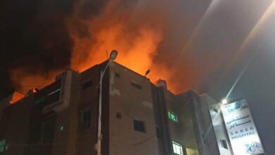 صورة اندلاع حريق في الطابق العلوي من مستشفى صابر بالمنصورة