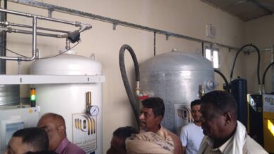 صورة رئيس انتقالي زنجبار يشارك في افتتاح مصنع لتعبئه اسطوانة الاكسجين في مستشفى زنجبار