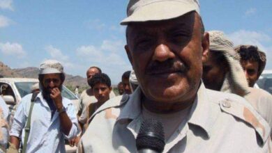 صورة قائد المنطقة العسكرية الرابعة يعزي في وفاة العميد يحيى عمر عسكر