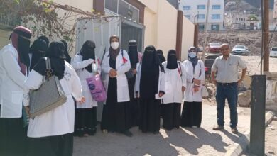 صورة اطباء مستشفى الصداقة يعلقون الاضراب عقب تدخل محافظ العاصمة عدن