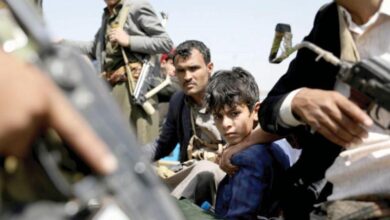 صورة اتهامات لمليشيات الحوثي باختطاف مئات الأطفال خلال 8 سنوات