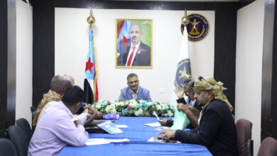 صورة الأمين العام يلتقي القيادة المحلية للمجلس الانتقالي بالعاصمة عدن