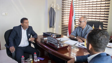 صورة نائب الأمين العام يستعرض مع المكتب السياسي للمجلس الأعلى للحراك الثوري تنسيق الجهود المشتركة