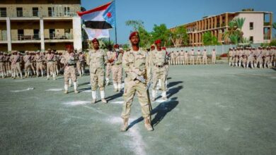 صورة تخرج دفعة جديدة من القوات البرية الجنوبية في العاصمة عدن
