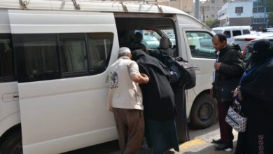 صورة دفعة الأمل 3 و 4 من مرضى سرطان الغدة الدرقية تغادر العاصمة عدن إلى القاهرة لتلقي العلاج