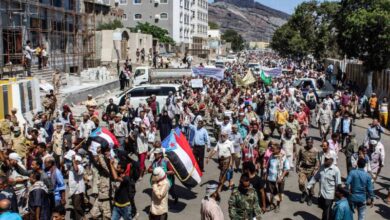 صورة صحيفة دولية تسلط الضوء على الاحتجاجات المطلبة بطرد بقايا قوات الاحتلال اليمني من وادي حضرموت