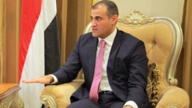 صورة تقارير سرية تكشف ارتباط سفير اليمن بواشنطن “الحضرمي” بجماعة الحوثي وخلية قطر