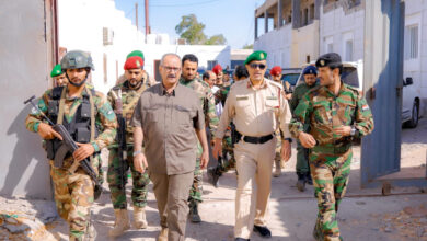 صورة نائب الأمين العام يتفقد سير العمل بالمقر العام لقيادة قوات الحزام الأمني بالعاصمة عدن