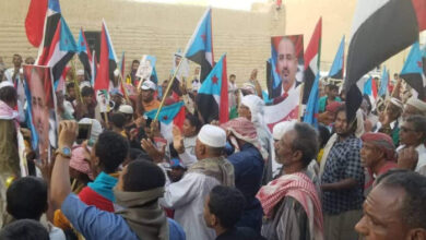 صورة مسيرة جماهيرية حاشدة بمديرية تريم تطالب برحيل بقايا الاحتلال من وادي حضرموت