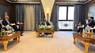 صورة الرئيس الزُبيدي يستقبل السفير الهولندي لدى اليمن