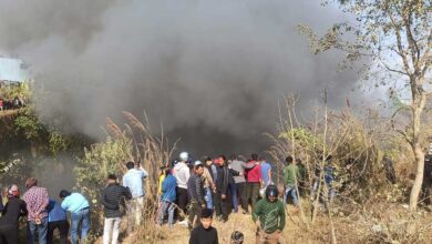 صورة تحطم طائرة ركاب تقل 72 شخصا أثناء هبوطها في نيبال