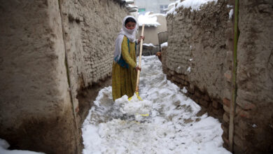 صورة وفاة 166 شخصاً جراء موجة برد في أفغانستان