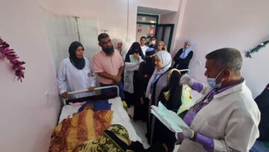 صورة وفد مشترك من منظمات الأمم المتحدة يزور مستشفى الصداقة بالعاصمة عدن