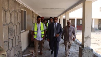 صورة الوزير الزعوري يتفقد موقع مشروع انشاء مستشفى لذوي الاعاقة بالعاصمة عدن