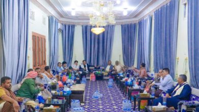 صورة المحافظ بن الوزير يقيم أمسية رمضانية لقيادات السلطات المحلية في المديريات الجنوبية