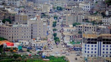 صورة الحوثيون يفرضون قيوداً جديدة على حركة المواطنين في مدينة إب اليمنية