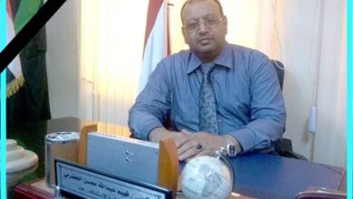 صورة وزير النقل يعزي في وفاة القاضي فهيم عبدالله الحضرمي