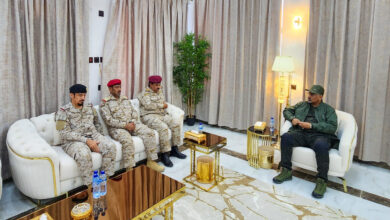صورة الرئيس الزُبيدي يرأس اجتماعا عسكريا مشتركا بالعاصمة عدن