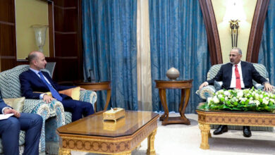 صورة الرئيس الزُبيدي يبحث مع السفير الفرنسي أوجه التعاون المشترك