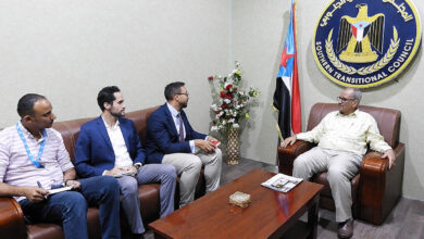 صورة الجعدي يلتقي مدير مكتب المبعوث الأممي في العاصمة عدن 