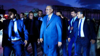 صورة الرئيس الزُبيدي يصل العاصمة عدن بعد زيارة رسمية إلى العاصمة السعودية الرياض