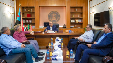 صورة الرئيس الزُبيدي يشدد على أهمية النهوض بمديرية التواهي كواجهة سياحية رئيسية للعاصمة عدن