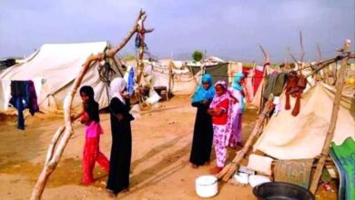 صورة انخفاض عدد النازحين داخل اليمن حوالي الضعف بالثلث الأول من هذا العام