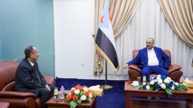 صورة الرئيس الزُبيدي يطّلع على سير عمل شركة طيران اليمنية وخططها المستقبلية