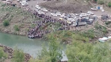 صورة وفاة أسرة كاملة إثر سقوط سيارتهم في حاجز مائي غربي صنعاء اليمنية