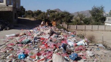 صورة إهمال الحوثيين يغرق إب اليمنية في أكوام القمامة
