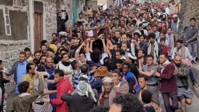 صورة مليشيات الحوثي تنقل معتقلين من إب إلى صنعاء وسط مخاوف من تعذيبهم