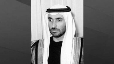 صورة الإمارات تعلن الحداد وتنكيس الأعلام لمدة ثلاثة أيام على وفاة الشيخ سعيد بن زايد آل نهيان