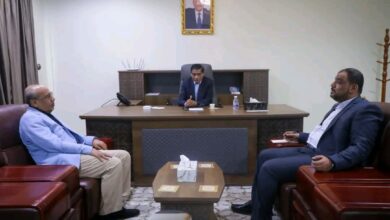 صورة النائب البحسني يناقش مع المتحدث الرسمي للمجلس الانتقالي مستجدات الأوضاع في الساحة الجنوبية